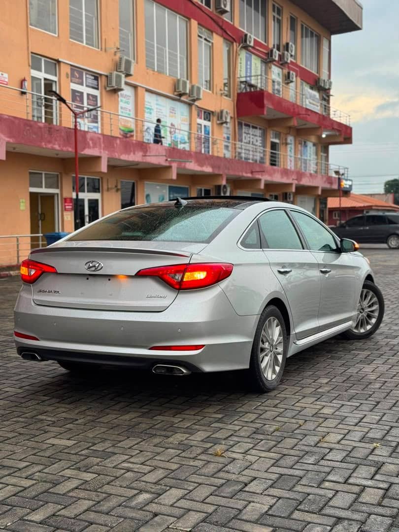 onusancho1's tweet photo. 2015 Foreign used  Hyundai Sonata Limited 

Fullest option 
Accident free 
Pano roof 
Rev cam 
Bluetooth 
Thumb start 
Parking assist sensor
BSM sensor 
2026 Entry 

12.9m Cash 
Location Ajah, Lagos https://t.co/fnxY9UFsa5