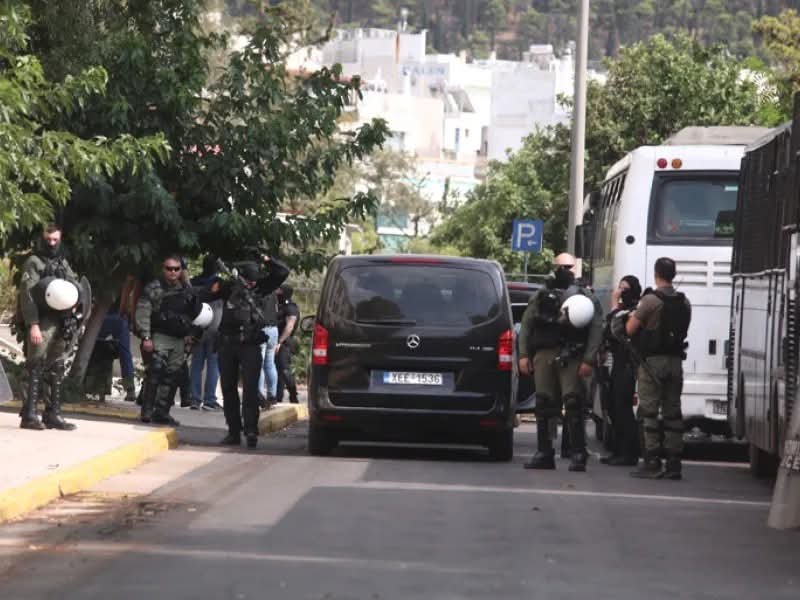 Diarkis_Agonas's tweet photo. ❗️Όλοι/ες ΣΗΜΕΡΑ Τρίτη, 14/7
(από τις 9:30 π.μ)

στα δικαστήρια της Ευελπίδων❗️

ΝΑ ΥΨΩΣΟΥΜΕ ΤΕΙΧΟΣ ΠΡΟΣΤΑΣΙΑΣ ΓΙΑ ΤΟΥΣ/ΤΗ ΔΙΩΚΏΜΕΝΟΥΣ/Η  ΣΥΝΤΡΟΦΟΥΣ/ΣΑ ΓΙΑ ΤΗΝ ΥΠΟΘΕΣΗ ΤΗΣ MARFIN

🔗Αναλυτικά εδώ: https://t.co/80p6Z6Kgfl https://t.co/PzS2lxdSZt