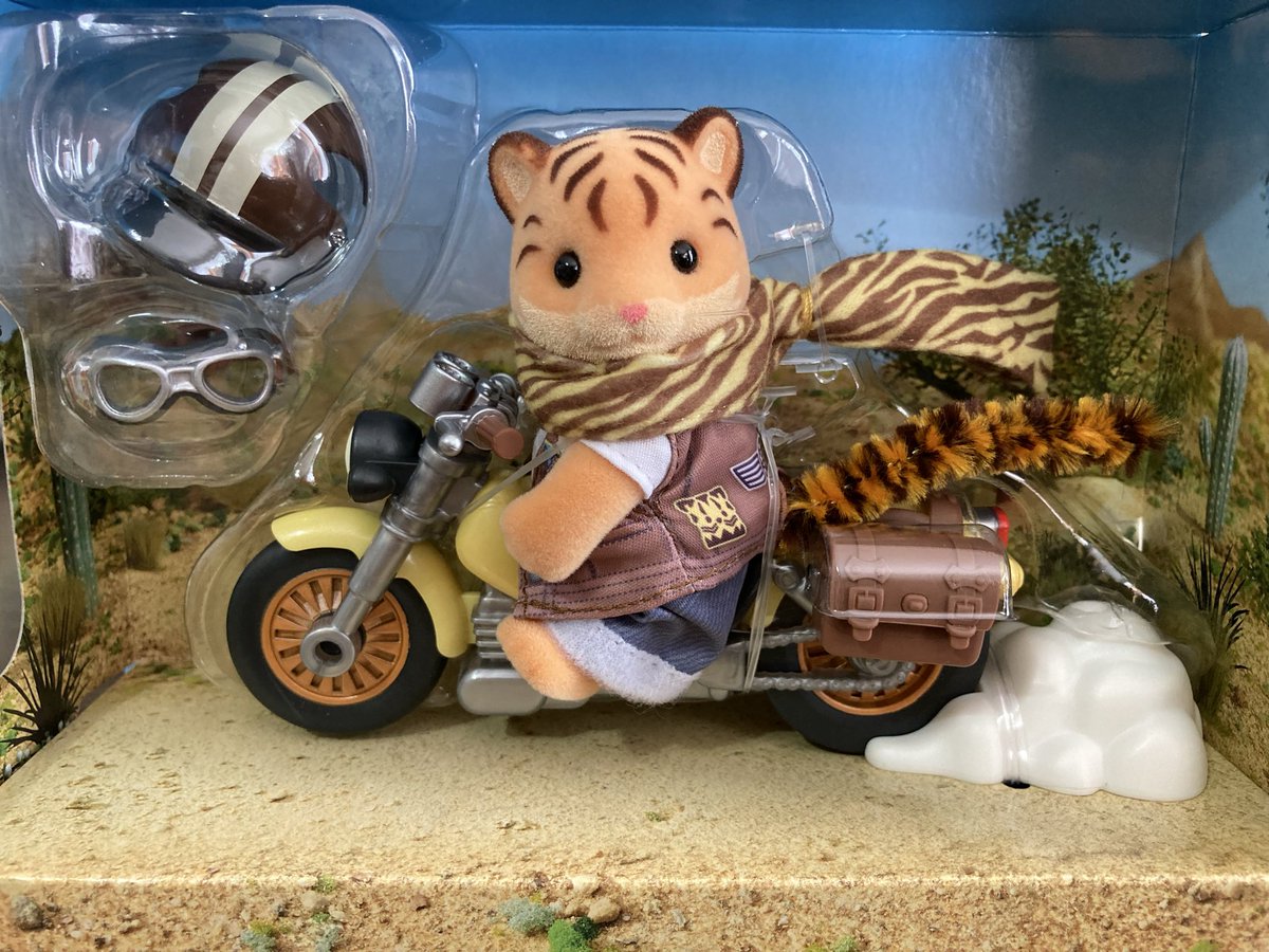 ichigo_mountain's tweet photo. トラの冒険家マ���ルズが届きました
水木一郎さんみたいに常時スカーフをなびかせています
クール😎
#シルバニアファミリー
#トラのアドベンチャーバイク https://t.co/ByTAjTFA6S