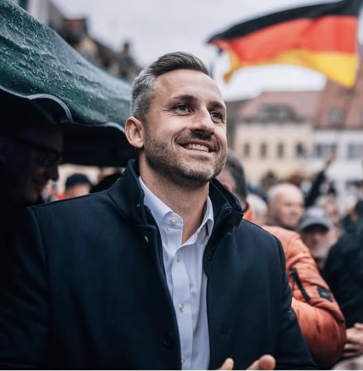 HeimatliebeDE's tweet photo. @GoeringEckardt Bekommt @UlrichSiegmund mehr Likes als der Post von Katrin Göring-Eckardt? https://t.co/fewqjuM3Zf