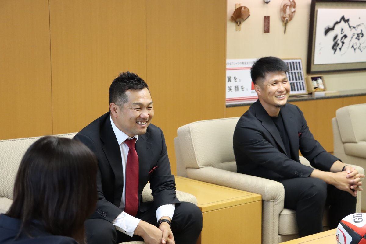 suzuka_city's tweet photo. 7月13日、栃木ホンダヒートの皆さんがシーズン終了の報告に来庁。今シーズンの戦いを振り返るとともに、応援への感謝や新天地への意気込みをお話しいただきました。来シーズンは栃木を拠点に。地域を盛り上げる活動や熱い試合を見せてくれたホンダヒートの皆さんのさらなる活躍を期待しています🏉 https://t.co/BJwxFVLcfd