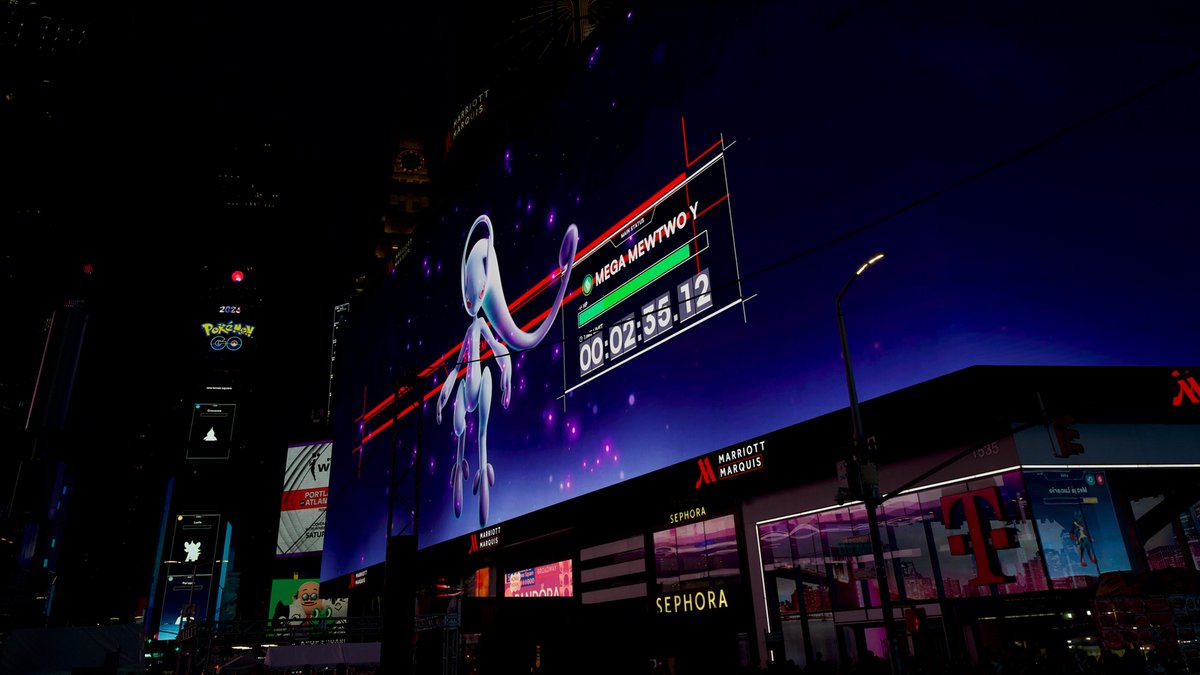 ytranking's tweet photo. はじめしゃちょーも参加した『ポケモンGO』10周年NYイベントが物議

▼記事
https://t.co/WlZ4r5izdP

・タイムズスクエアで招待制のサプライズイベント
・“個体値100％ミュウツー”が提供されたとの報道に「何のために頑張っていたのか」と一般プレイヤーが反発

・はじめしゃちょーも招待されていたが、本人が捕まえたミュウツーは「まあまあ」だったとのこと