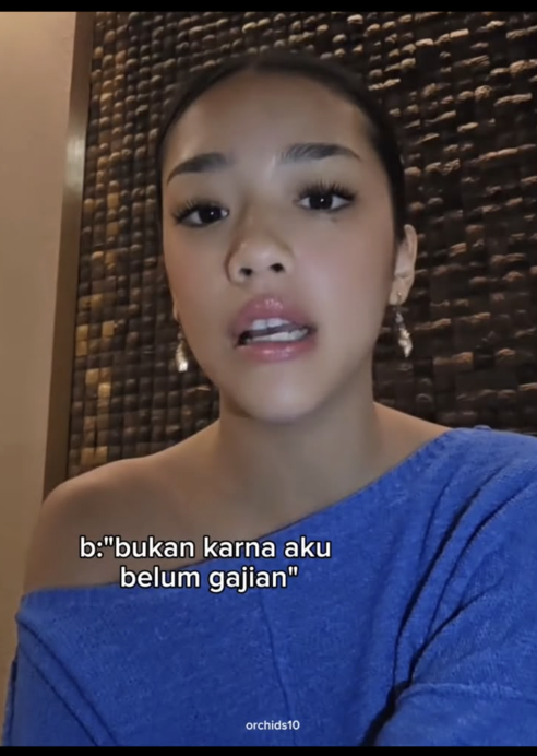 insidefolkative's tweet photo. Baila: "eh aku tuh kalo makan di warteg bahari bukan karena aku belum gajian 😆😆 enakk benerann, emang gabole makan warteg yaa? aku sama christy suka bgt makan warteg guysss."

warteg baharii emang seenak itu tauuuu, setuju ga gesss 

via: tiktok/ nona_orchids10 https://t.co/IwZYeliR4Z