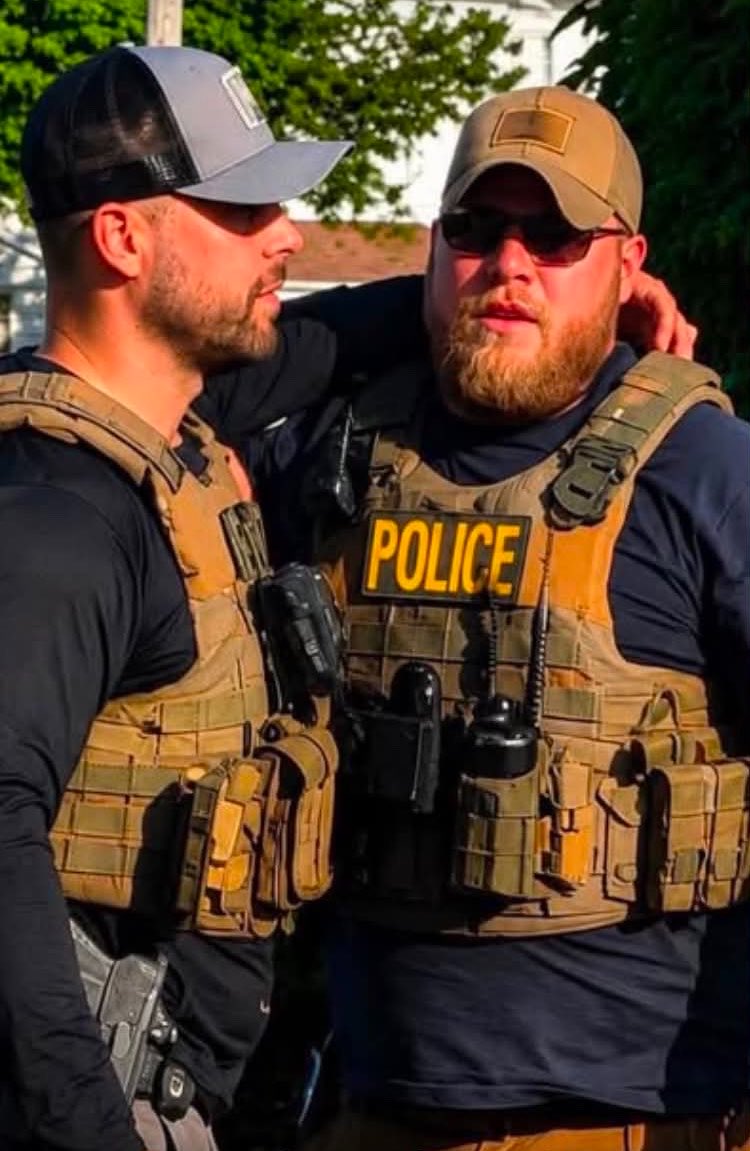 KiDDHall's tweet photo. @WalshFreedom These motherfuckers shot and killed him in front of his young daughter wearing bluey pijamas. https://t.co/Z1MjY4qmzV