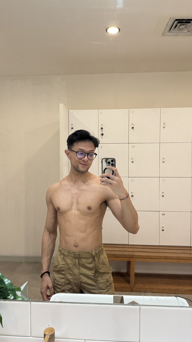 scorpiondilf's tweet photo. Ternyata pilates menyenangkan, tapi lebih suka kegiatan makannya 🙏🏼💩 https://t.co/2osvc85WWe