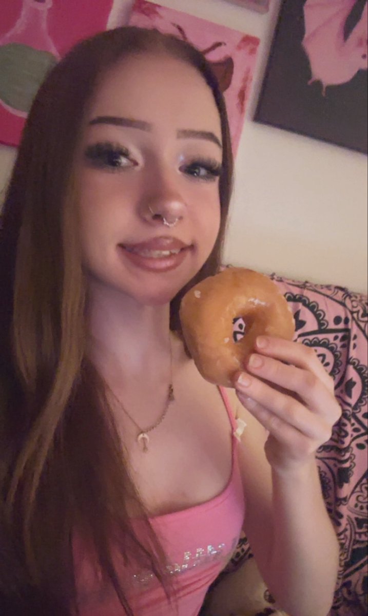𝓝𝓪𝓶𝓲 🧁 tweet media