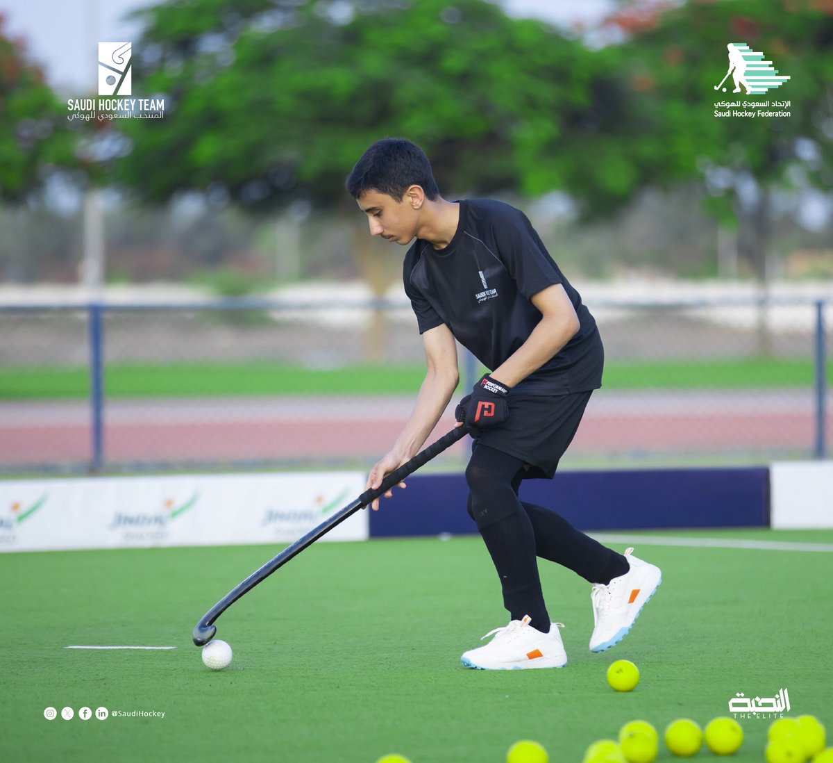 SaudiHockey's tweet photo. بكل عزيمة وإصرار، يواصل المنتخب السعودي للهوكي تدريباته اليومية في المعسكر الإعدادي، استعدادًا لخوض بطولة آسيا للهوكي الخماسي للناشئين، المؤهلة لكأس العالم.🏑🇸🇦

#المنتخب_السعودي_للهوكي https://t.co/GQ6lJmwWLZ