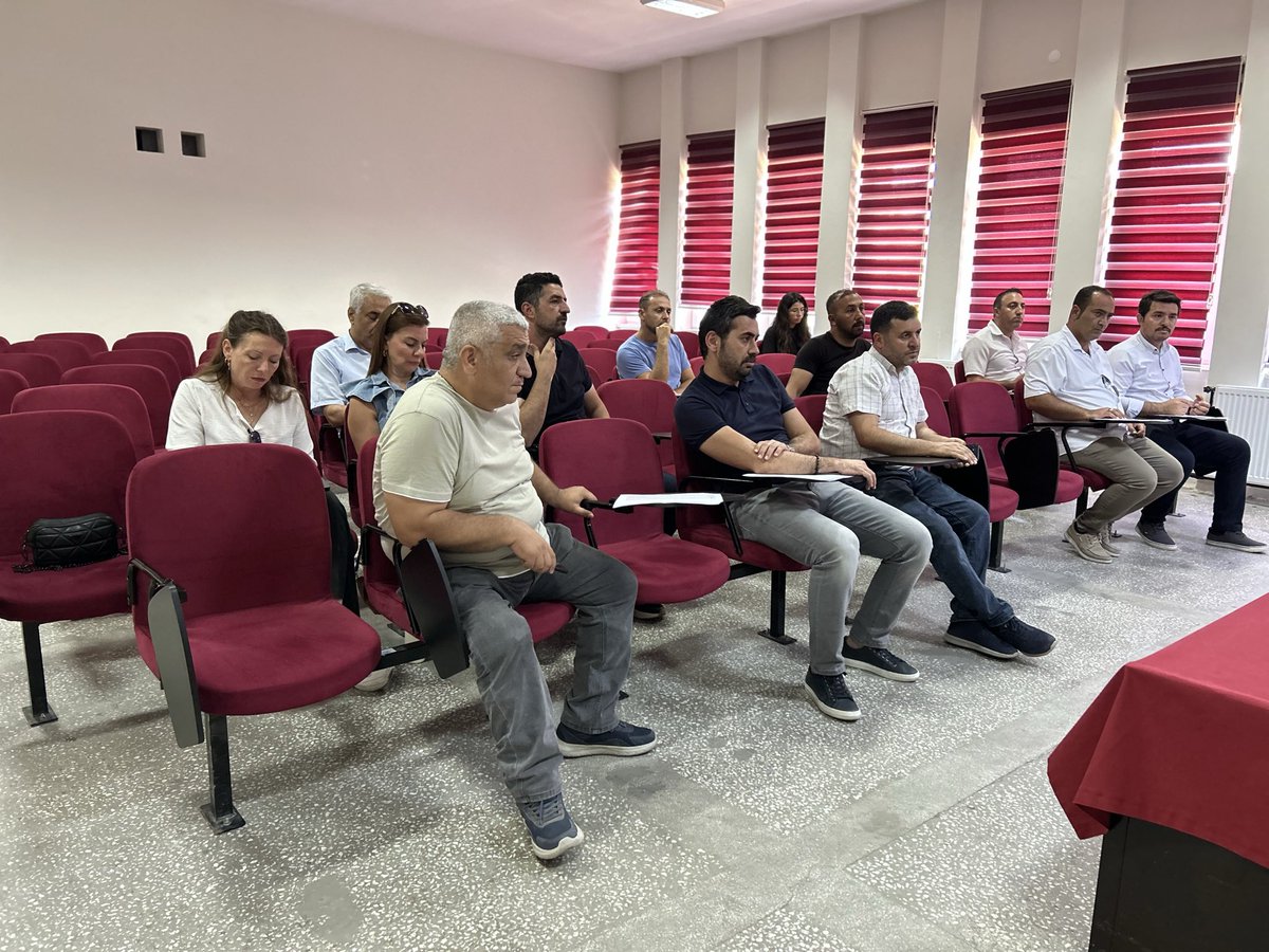 incesumem's tweet photo. İlçe Millî Eğitim Müdürümüz Sn. Erkan Çiçek başkanlığında, ilçemizde görev yapan ortaokul müdürlerinin katılımıyla LGS Değerlendirme Toplantısı gerçekleştirildi.

@tcmeb 
@kayserivaliligi 
@gokmen_cicek_ 
@incesukay 
@omersaidkarakas 
@kayserimem 
@CoskunESEN57 
@KayseriMEMArge https://t.co/D3HxFwYU5e