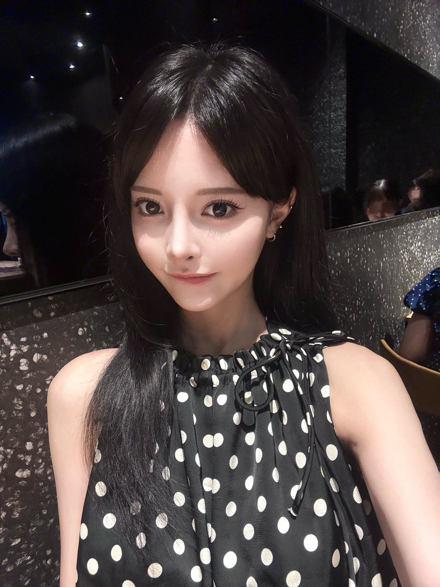 IIXOAT's tweet photo. 😏 https://t.co/9DFYGixdbs
