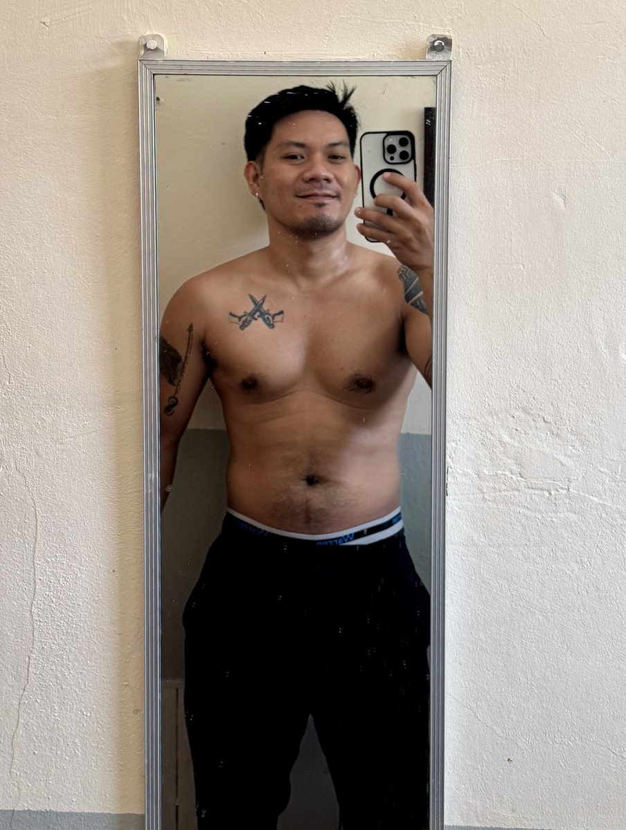 queue696's tweet photo. tuesday palang oy. kapooooooy. https://t.co/vG8DceCrBf