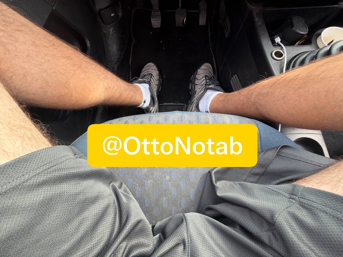OttoNotab's tweet photo. Cette chaleur ça me rend vicieux. #tn #kiffeur #pied #soumis https://t.co/OcL49lhzFB