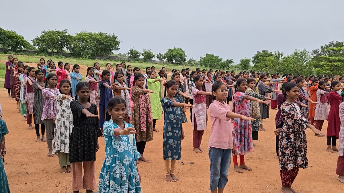 MBheemgal's tweet photo. జల శక్తి అభియాన్-జన భాగిదరి (JSJB) 3.0 కింద "క్యాచ్ ది రెయిన్" 
కార్యక్రమము KGBV స్కూల్లో నిర్వహించడం జరిగినది. #CatchTheRain #JSJB30 #JalShaktiAbhiyan #JanBhagidari #RainWaterHarvesting #WaterConservation #SaveWater #RechargeGroundwater @cdmatelangana
@MoHUA_India
@TelanganaCMO https://t.co/Yp83dGjwq2