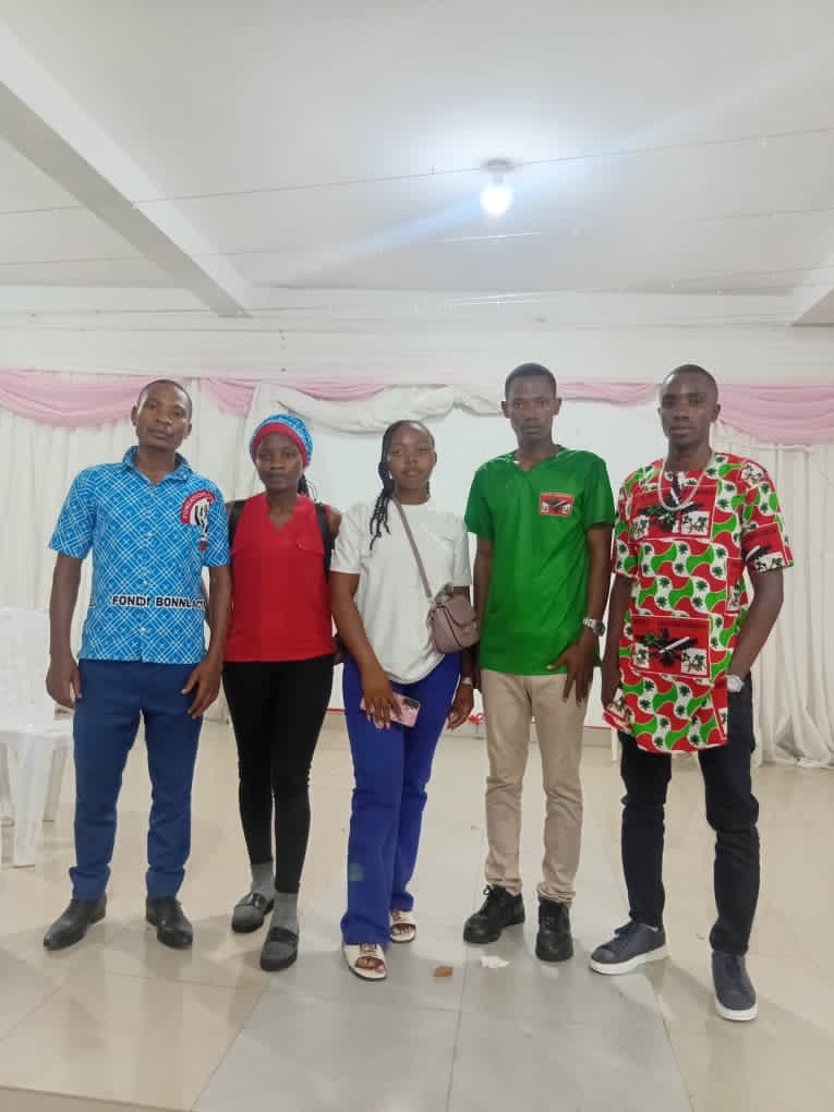 CnddFddGitega's tweet photo. @CnddFdd 💪 NIYONKURU Tharcisse yiyemeje gukorana ubwira, n'ukwicisha bugufi kugira akomeze ubumwe bw'Imbonerakure arongoye. Hon. Amédée Rucaragi yasavye indongozi nshasha kubabera akarorero keza, gukomeza gukunda igihugu no kwegera abanyeshure bose, mu guteza imbere #Gitega n'Uburundi. https://t.co/29OyIiUCOA