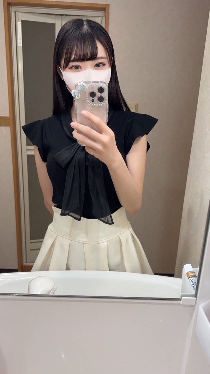 moechan_11's tweet photo. ねーねー、みんなに質問！

もえとデート行く！
ってなってこの格好できたら
みんなはどう思う🐻️💗？

もっとこの服の方が好きとかある🥹？ https://t.co/muI9fR7e4p