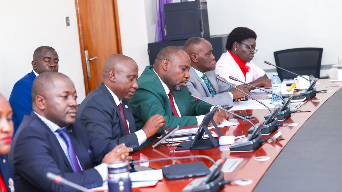 LoP_Uganda's tweet photo. Shadow Cabinet meeting chaired by LOP @JoelSsenyonyi this morning. https://t.co/BcLPXld3oI