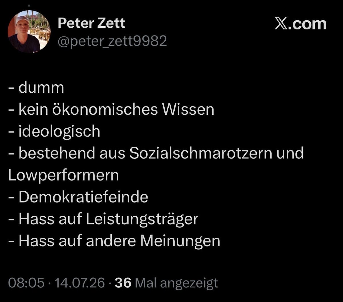 Leseerlaubnis's tweet photo. Projektion ist, wenn ein AfD-Fan die Grünen beleidigen will und alle Eigenschaften der AfD auflistet 😄 https://t.co/xzeKbxlX50