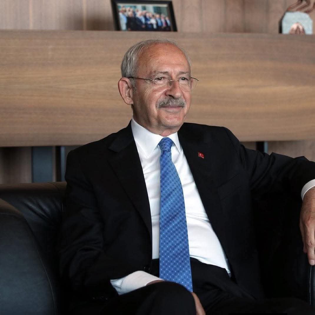 Hüseyin Dinler ama aslında kimseyi dinlemeyen.. tweet media