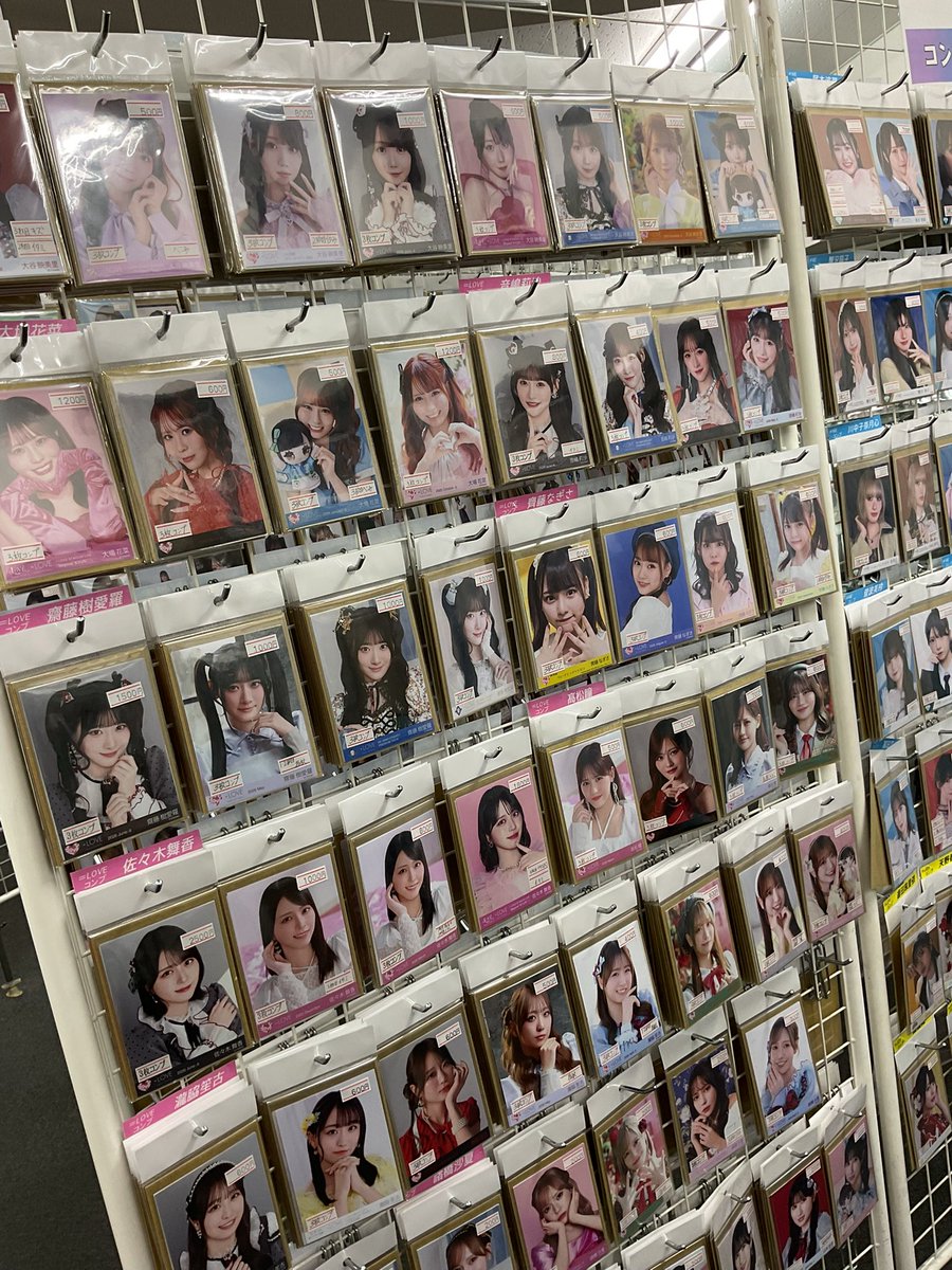 イコラブちゃん コンプやバラ生写真を店頭に補充致しました！！ #イコラブ