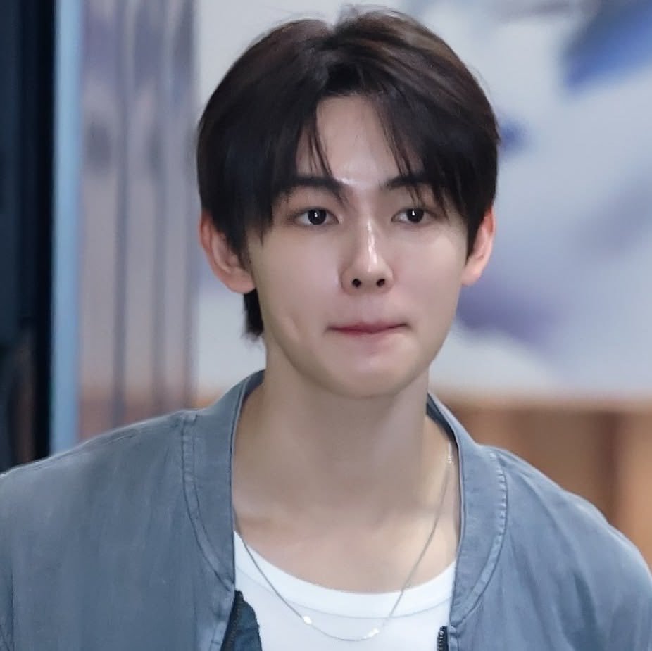 Keonhyeon_meng's tweet photo. he's so pretty helpppppp😭🔫 https://t.co/mfh7cTXHsN
