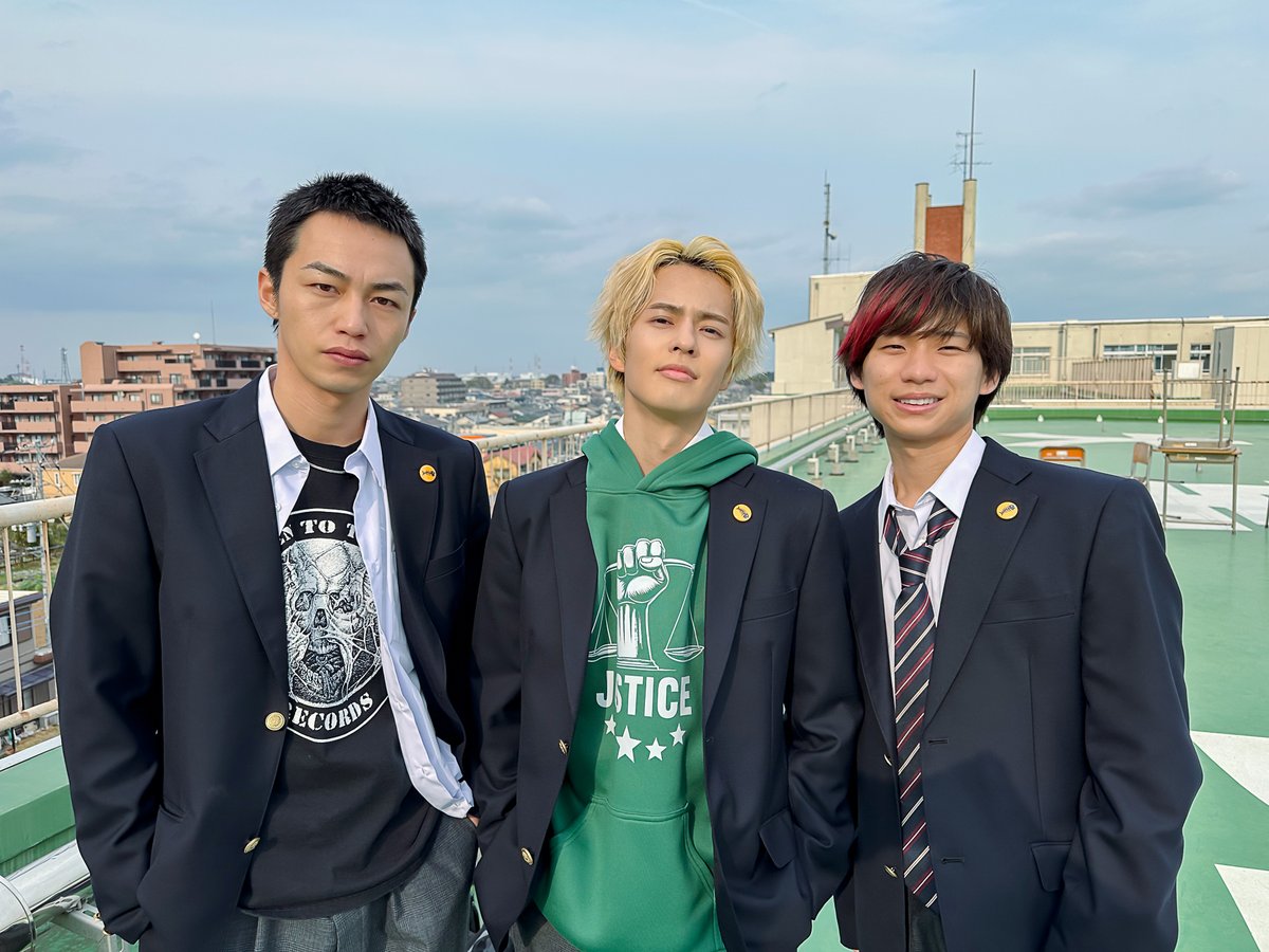 spinnerbait_tv's tweet photo. ✦ #ドラマスピナーベイト ✦

━━━━━━━━━━
📸 オフショット公開
━━━━━━━━━━

イライラの矛先を内（萩原護）に向け
大暴れした寺山（奥野壮）⚡

その撮影後には
玉城（高橋侃）、火原（桃児）と
こんな表情を見せてくれました📸✨

劇中とは違う
3人の和やかなオフショットをどうぞ🪝

━━━━━━━━━━━━━━━━
⚡ 第3話は今夜25:50放送 ⚡
━━━━━━━━━━━━━━━━

🔗TVer見逃し配信中📱
▼ https://t.co/nzmbOGxAKt
お気に入り登録をお願いします🙌

🔗FODでノーカット完全版配信中🎬
▼ https://t.co/uQHTIEhQnf