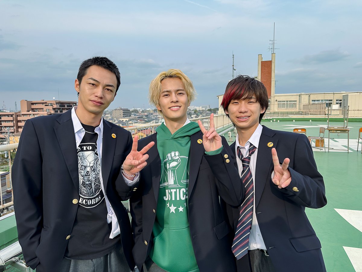 spinnerbait_tv's tweet photo. ✦ #ドラマスピナーベイト ✦

━━━━━━━━━━
📸 オフショット公開
━━━━━━━━━━

イライラの矛先を内（萩原護）に向け
大暴れした寺山（奥野壮）⚡

その撮影後には
玉城（高橋侃）、火原（桃児）と
こんな表情を見せてくれました📸✨

劇中とは違う
3人の和やかなオフショットをどうぞ🪝

━━━━━━━━━━━━━━━━
⚡ 第3話は今夜25:50放送 ⚡
━━━━━━━━━━━━━━━━

🔗TVer見逃し配信中📱
▼ https://t.co/nzmbOGxAKt
お気に入り登録をお願いします🙌

🔗FODでノーカット完全版配信中🎬
▼ https://t.co/uQHTIEhQnf