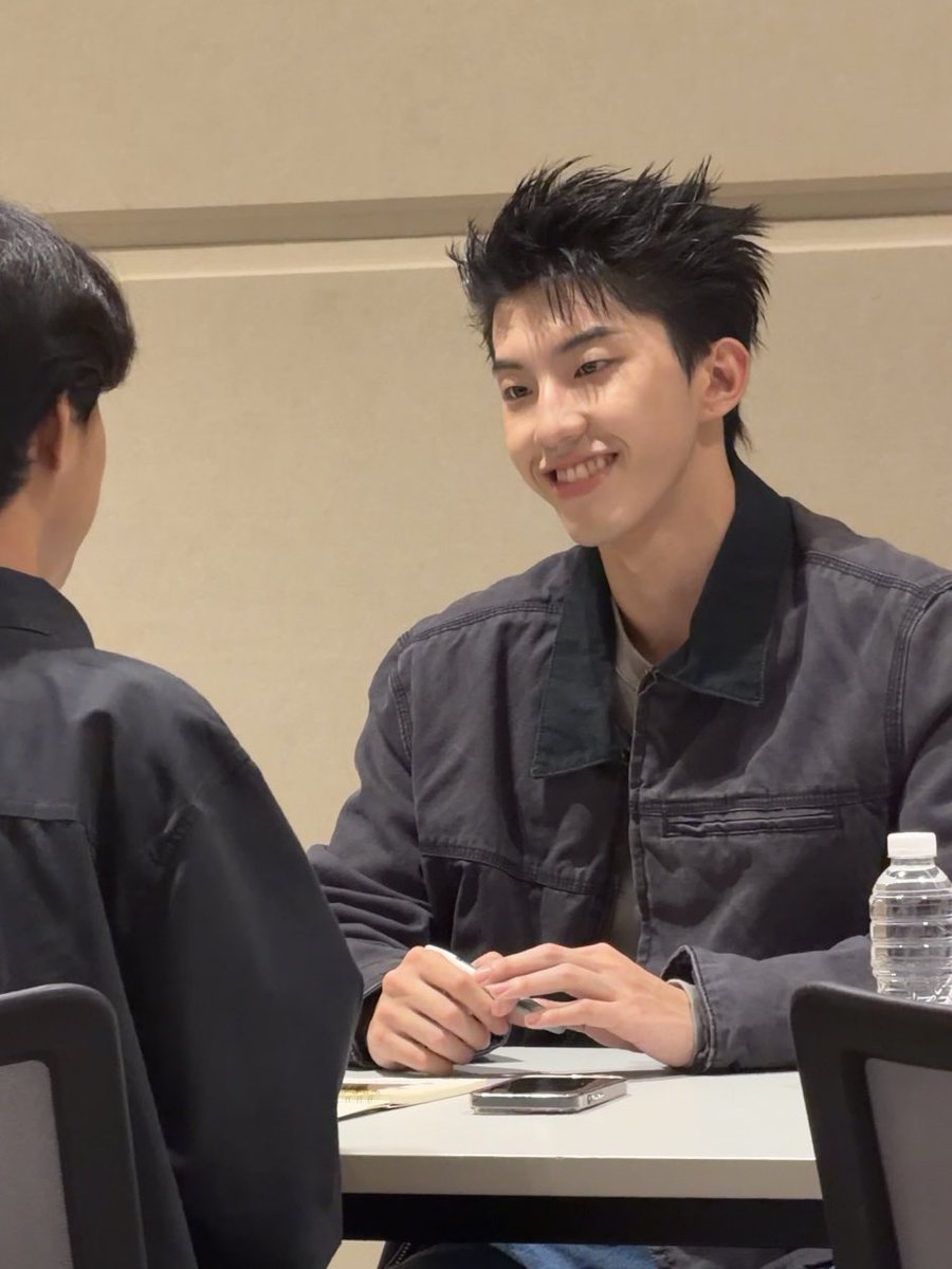 phas_na's tweet photo. ขอ 1 ประโยคให้หายคิดถึง

พอล: พอลก็คิดถึงเหมือนกานน พี่มาเจอพอลเยอะ ๆ น้าค้าบ (ได้เลยค้าบ🥹)

เคน: อย่าลืมกันนะ คิดถึงเราด้วย รักนะจ๊ะ จุ๊บ ๆ (😂)

#kenji_kanthee #tananloh_ https://t.co/oaO4FhyTcI