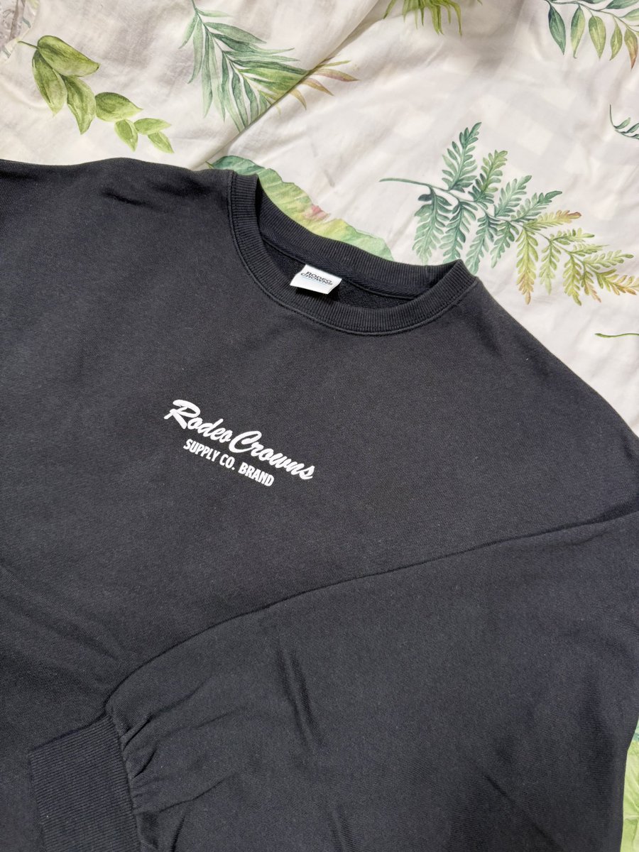 toricomon87's tweet photo. 『RODEO CROWNS バックロゴ スウェット ブラック (¥2,000)』 フリマアプリ「メルカリ」で販売中♪ https://t.co/5YfHOiJsrs https://t.co/RUboMJIR4D