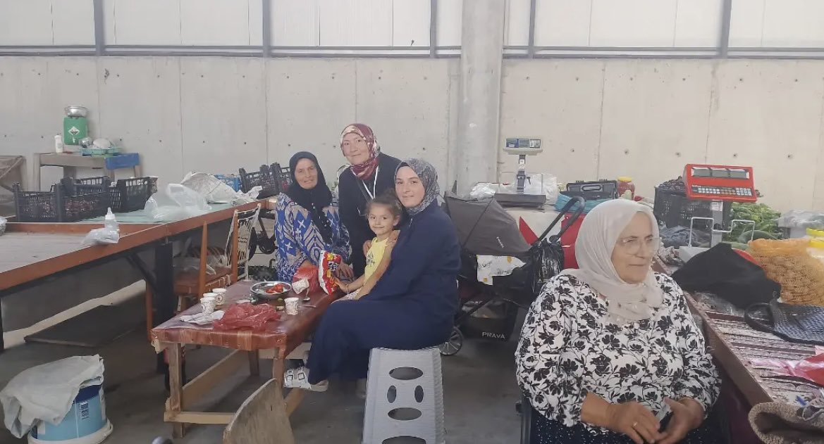 BafraKad's tweet photo. Ak Parti Bafra kadın kolları Başkanımız sn.Nazife Soruklu ve yönetim kurulu üyelerimiz aynı zamande ilçe başkanlığı yönetim kurulu üyeleri ile Gazipaşa küçük Pazar yerinde üye
çalışması gerçekleştirdik.
Hemşehrilerimizîn teveccühüne çok teşekkür ederiz.
🇹🇷🇹🇷🇹🇷🇹🇷🇹🇷🇹🇷
💡💡💡💡💡💡 https://t.co/B2y9PFvhvv