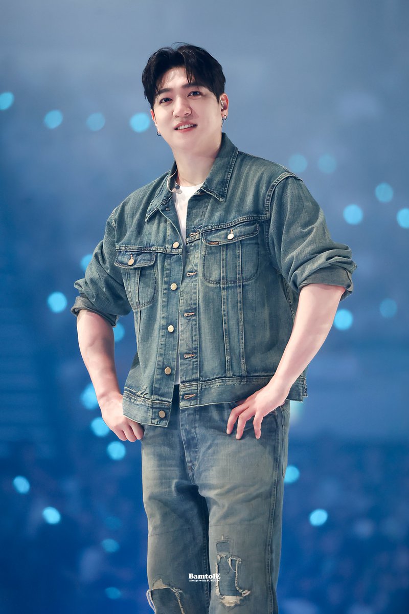 bamtol_6's tweet photo. 260704 The DECADE FINALE
#성진 #박성진 #SUNGJIN #데이식스 #DAY6 https://t.co/yCE7zifFPt