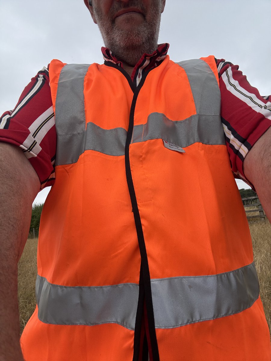 woodboroughpark's tweet photo. One of the best things that @NFUtweets ever gave away at conference were hi-viz jackets in a promotion of farm safety #LensLeg https://t.co/Pz9BKvPHHf