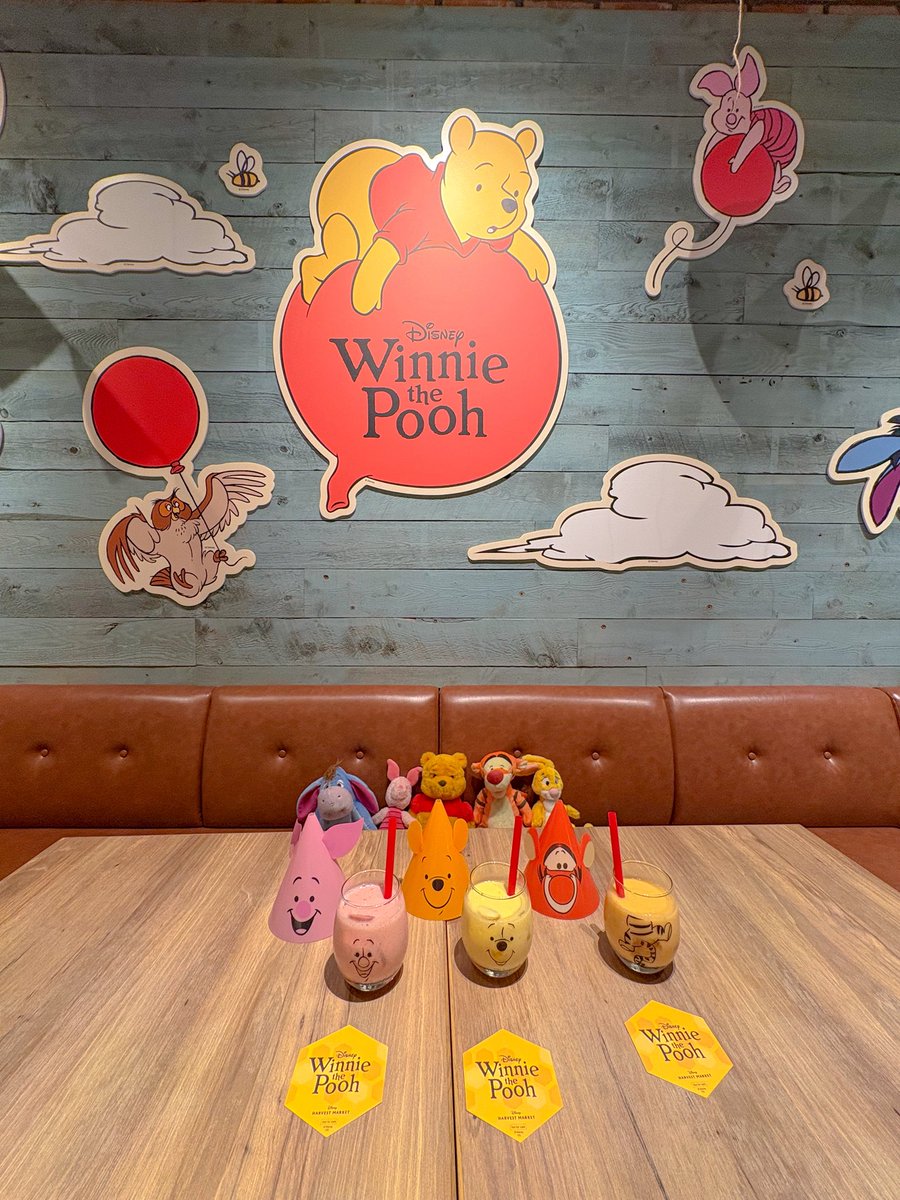 N08394346's tweet photo. ハーベストカフェ貸切パーティー🧸🎈🎉

渋谷と横浜の内装が違うということで、２回目のアフタヌーンティー☕️🍃

ノベルティーもコンプできて気になってたハンバーガーも食べれてプーさんフレンズ達と優雅にお茶会できました✨ https://t.co/BFEfQf1X4P