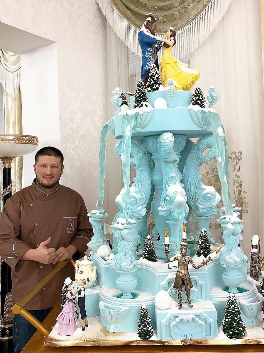 AcervoCharts's tweet photo. Ex-lutador se aposentou dos ringues e hoje trabalha como confeiteiro de bolos. https://t.co/hAvfG5eJOT