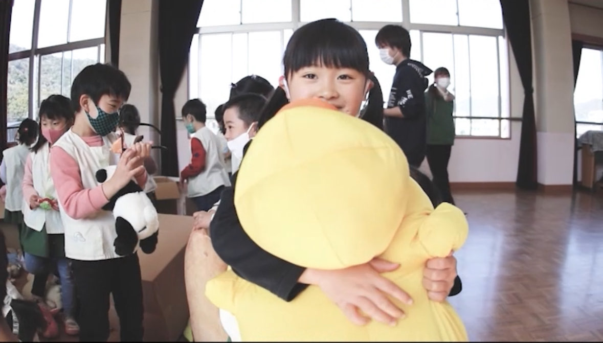naaasuooo's tweet photo. 捨てられるはずだったぬいぐるみを
母園に寄付させていただきました。

https://t.co/JA3Q3HhxmP

これからもたくさんのぬいぐるみが
愛されますように。 https://t.co/t7gykhaQiF