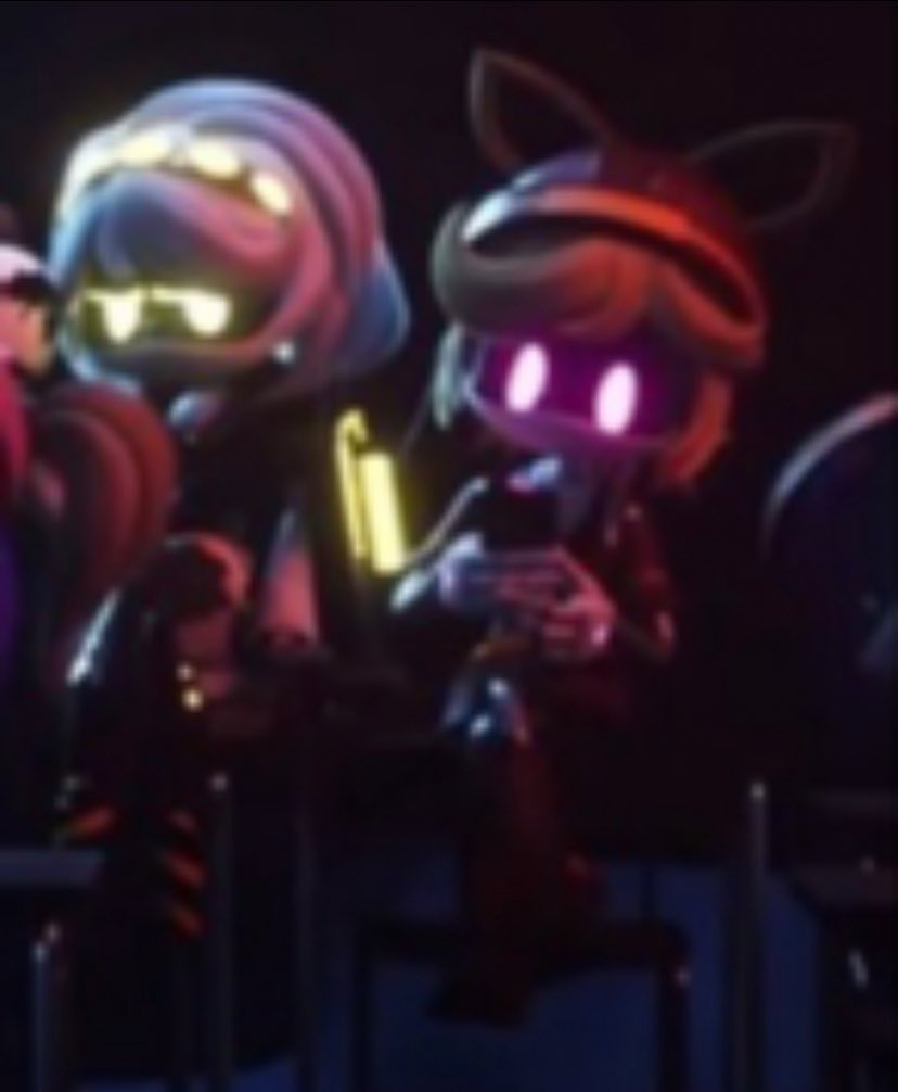 L0velyLotus_01's tweet photo. She’s mad lizzys touching that phone instead of her 
#Murderdrones https://t.co/pKwgVbwjBz