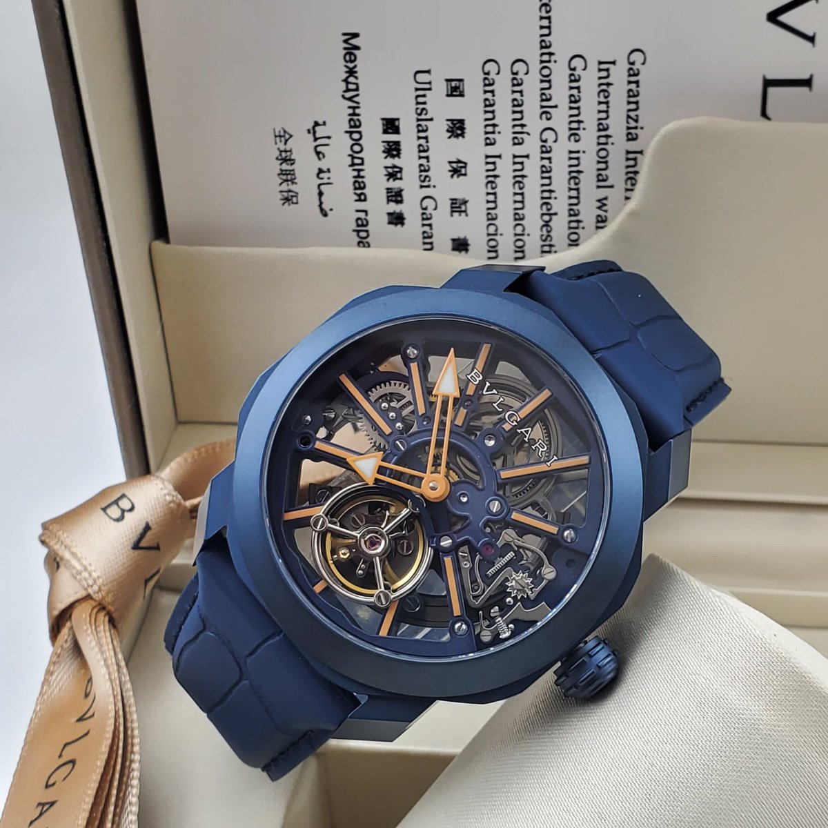 QLUXTimepieces's tweet photo. Imagine *BVLGARI* on your wrist.⌚️
Now imagine the confidence that comes with it.💥 https://t.co/kPRRUySnj5