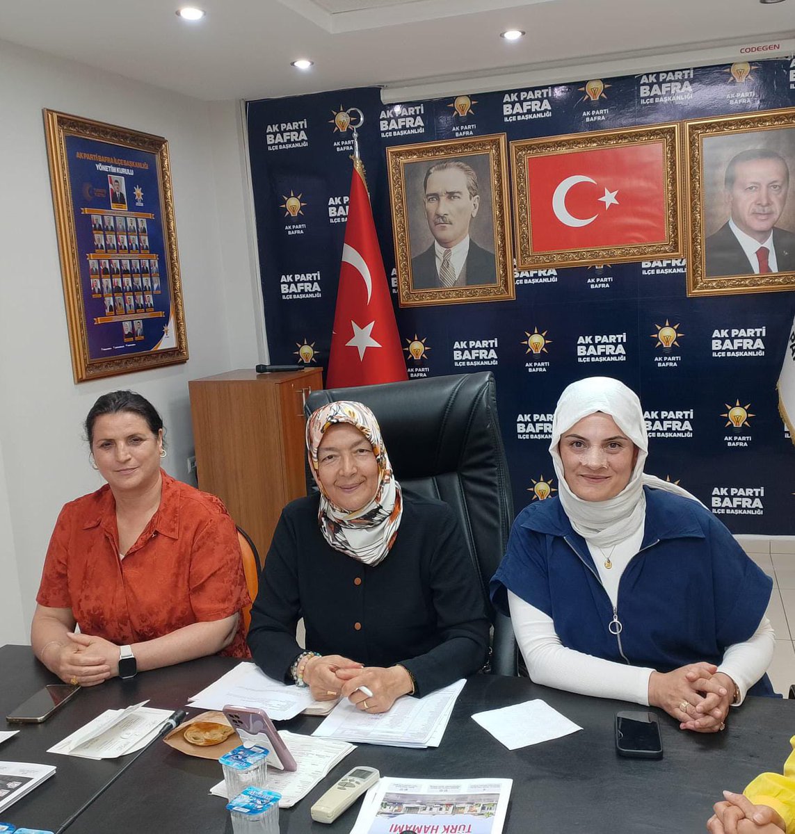 BafraKad's tweet photo. Haftalık olan  yönetim kurulu toplantımızı Kadın kolları başkanımız sn.Nazife Soruklu koordinatörümüz sn.Hatice Bulat’ın  da katılımıyla yönetim kurulu üyelerimizle birlikte gerçekleştirdik.
🇹🇷🇹🇷🇹🇷🇹🇷🇹🇷🇹🇷
💡💡💡💡💡💡
Nazife Bulut Soruklu
#DurmakYokYolaDevam https://t.co/di92M9PPGv