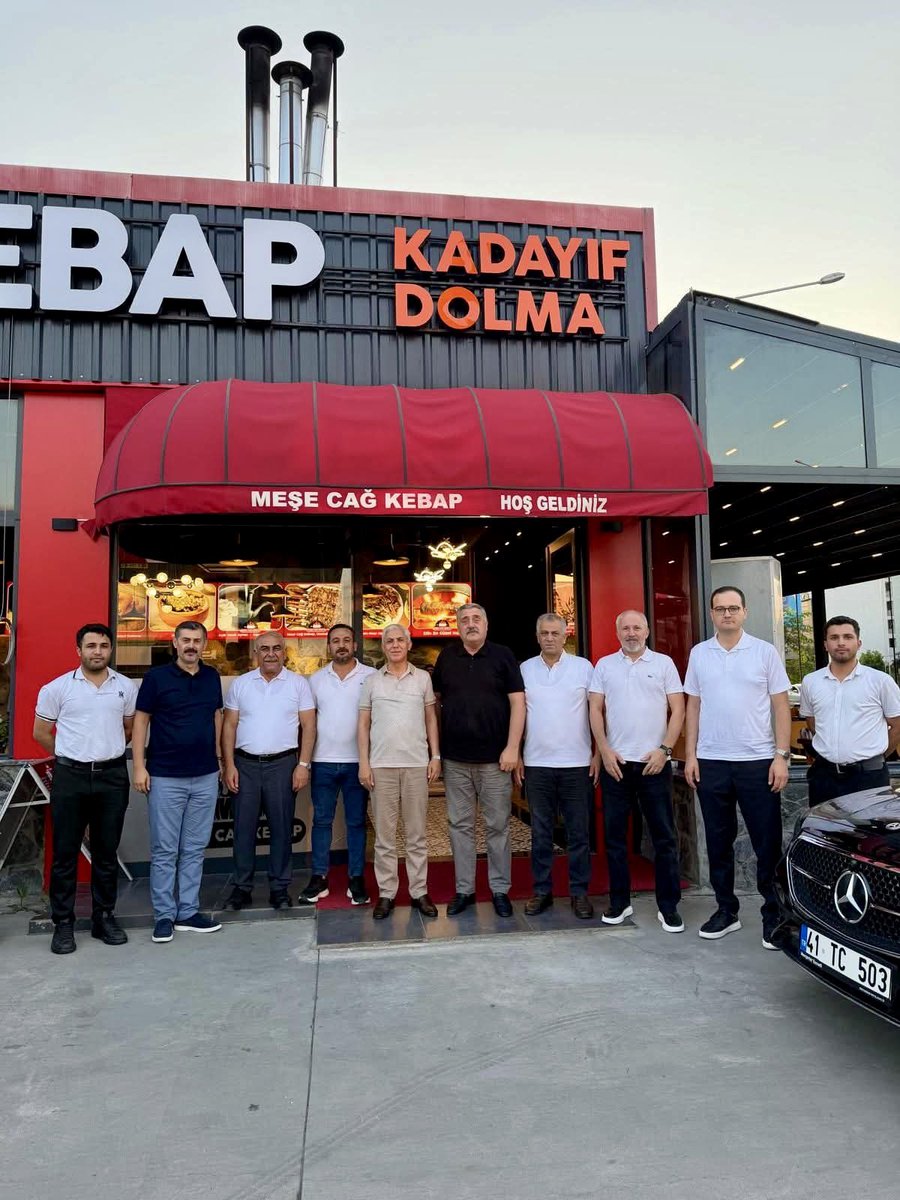 ahmetonal2541's tweet photo. Kocaeli Büyükşehir Belediyesi İSU Genel Müdürü Sn. Ali Sağlık ve değerli dostlarımızla bir araya geldik.

Bizleri bu güzel sofrada buluşturan kıymetli ağabeyimiz Burhanettin Okumuş’a gönülden teşekkür ediyorum, kesesine bereket. nice güzel buluşmalarda bir araya gelmek dileğiyle. https://t.co/45J4N9iGfa