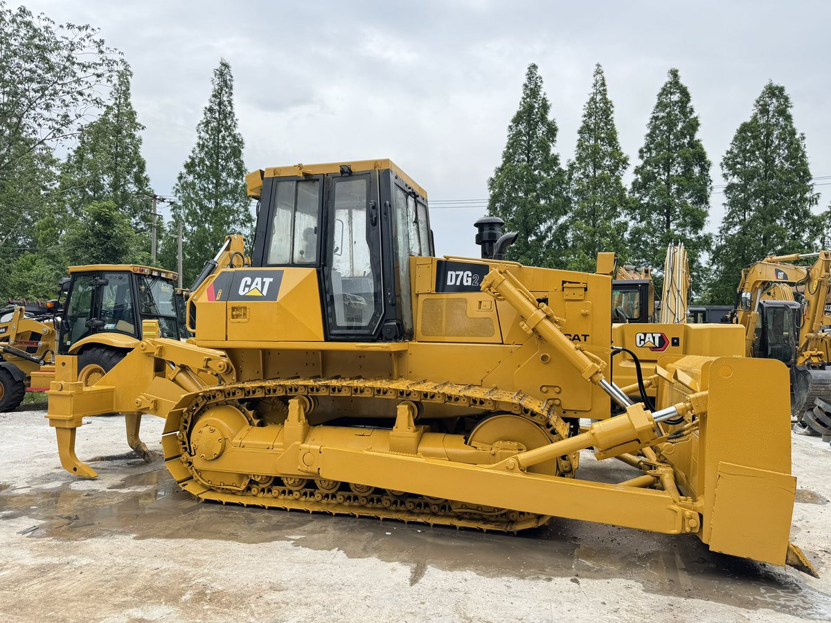 Tom01331098's tweet photo. Caterpillar d7g Bulldozer https://t.co/ojUfg0GNR2