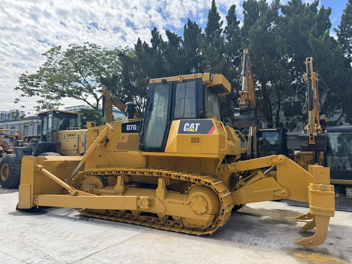 Tom01331098's tweet photo. Caterpillar d7g Bulldozer https://t.co/ojUfg0GNR2