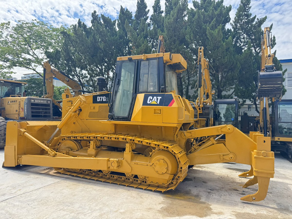 Tom01331098's tweet photo. Caterpillar d7g Bulldozer https://t.co/ojUfg0GNR2