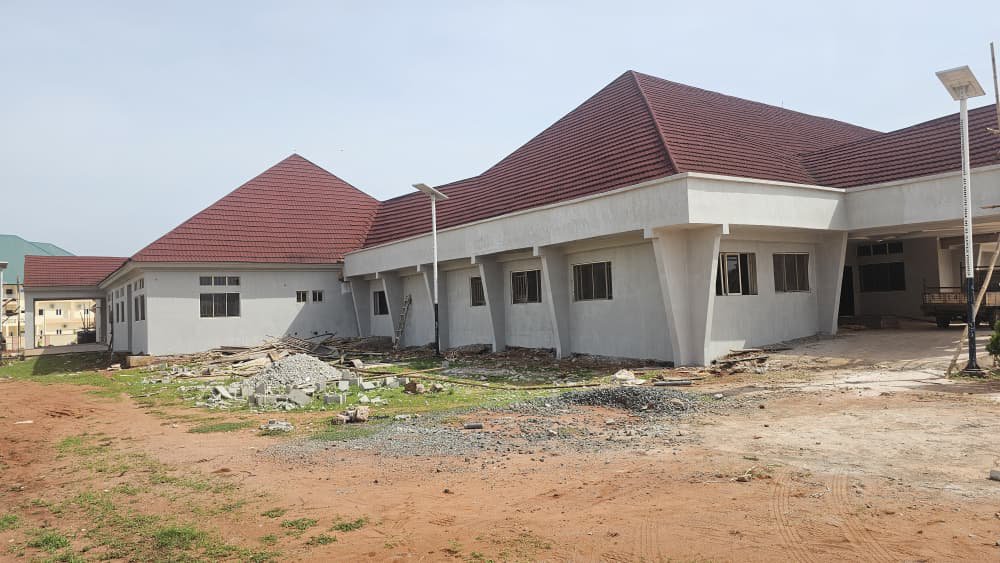High_bee0001's tweet photo. CLIENT: Enugu state government.

CONTRACTOR: Osher company.

CONSULTANT: Caltec designs ltd.

One of the major projects we're currently delivering for the Enugu State Government is the rehabilitation and upgrade of key medical facilities. The project includes the renovation of hospital buildings, four standard operating theatres, an Intensive Care Unit (ICU), medical and surgical wards, an ECG unit, laboratories, and a modern kitchen.

When completed, this project will significantly improve healthcare delivery and positively impact the lives of people across Enugu State.
Credit goes to Governor Peter Mbah for prioritising critical healthcare infrastructure. Projects like this are investments in the wellbeing of the people.@enugugovernor