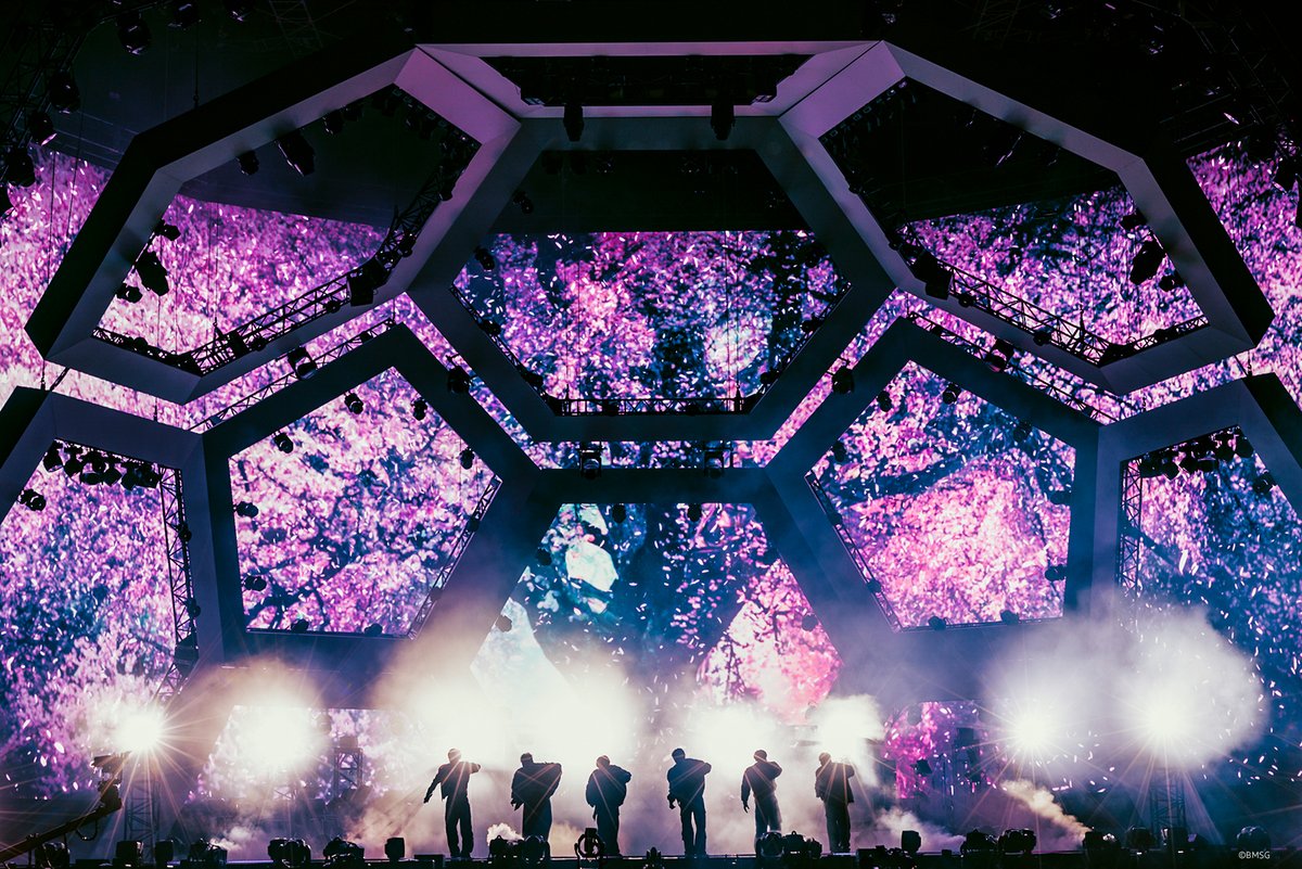 PrimeVideo_JP's tweet photo. 『BE:FIRST Stadium Live 2026 We are the “BE:ST”』
独占配信中

デビュー曲「Gifted.」から
最新曲「BE:FIRST ALL DAY」まで
新旧を織り交ぜたセトリに注目🔥 https://t.co/euE2i3BjX3
