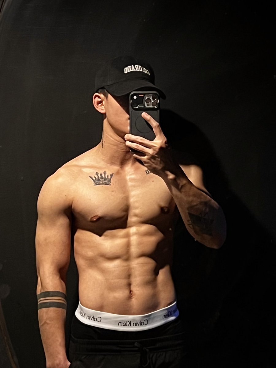 Ak_93_MM's tweet photo. what’s happening 🥴 https://t.co/rgfSAbbz0P