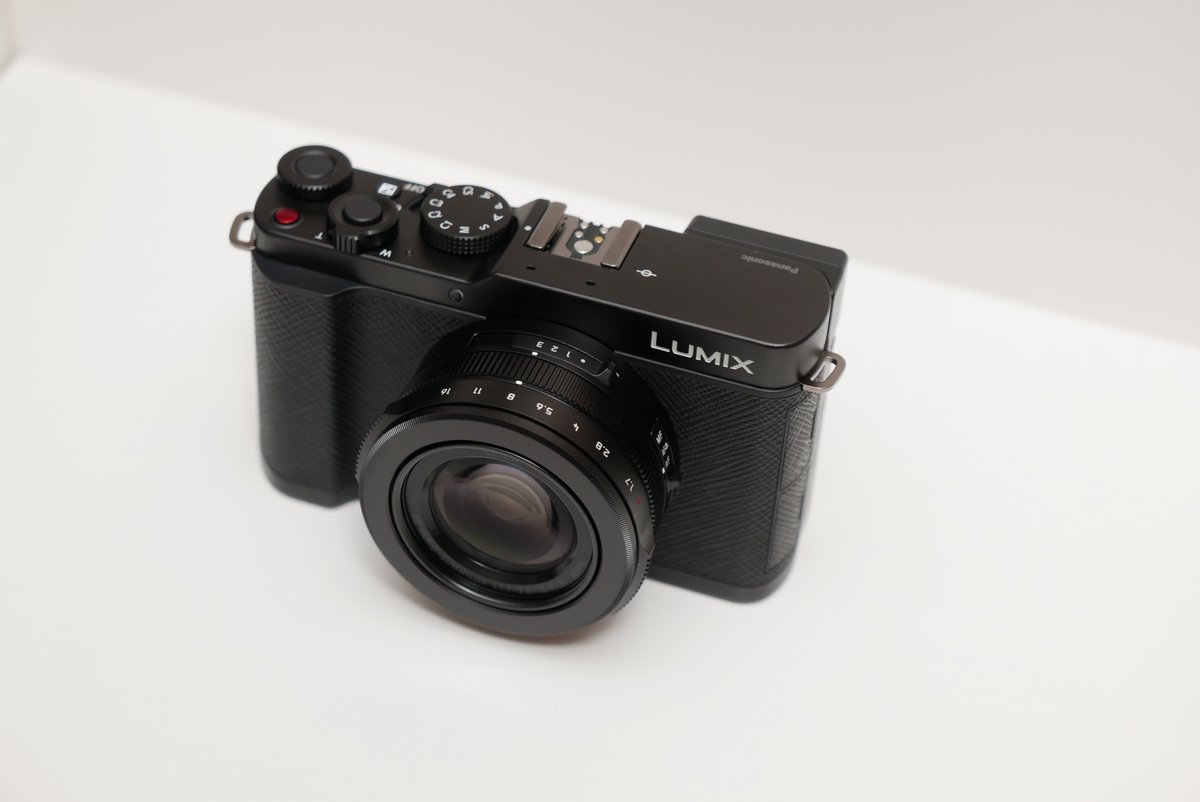 kajagadget's tweet photo. 愛知牧場を舞台に最新の「LUMIX L10」でスナップ
とポートレート撮影で使い込み、
その描写性能や導入のメリットを解説しました。 
https://t.co/5btsp3A78S

日差しの中での独特の階調表現。
 撮影時の軽快な取り回しなど、ミラーレスとは
一味違うスナップの楽しさとリアルな使用感です。
#カジャガジェット #LUMIX #LUMIXL10 
#ポートレートが好きな人と繋がりたい #愛知牧場