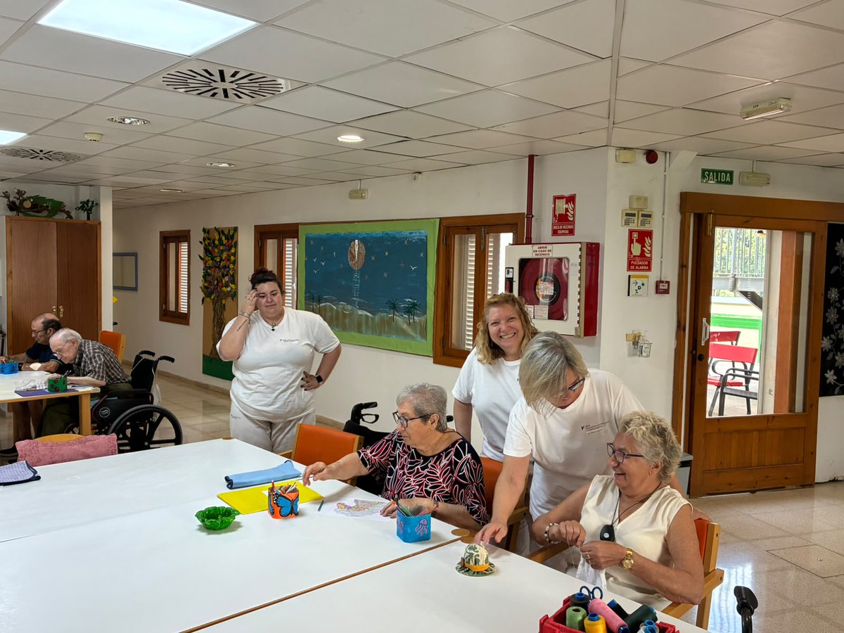 imasmallorca's tweet photo. 🌍 Avui, Dia Internacional dels i de les Tècniques en Cures Auxiliars d'Infermeria (TCAI), volem reconèixer una figura essencial en l’àmbit sociosanitari.

🧩 La vostra tasca marca la diferència en el dia a dia de les persones que atenem. 

🙌 Gràcies per la vostra competència. https://t.co/HD1eh7oZbK