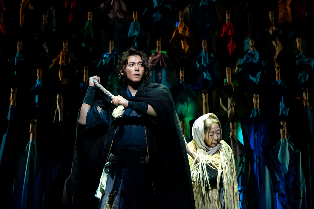 parcostage's tweet photo. 舞台『うま－馬に乗ってこの世の外へ－』作品ページにて
舞台写真を公開しました！(撮影：岡千里)
https://t.co/gM7wRZFm6O

🐎7/28(火)まで渋谷・PARCO劇場で上演🐎 
当日券はご希望公演の前日13:00より電話受付🎟️
▼詳細
https://t.co/v6xRrSsgsI

#PARCOSTAGE #舞台うま https://t.co/rI5AhZfWap