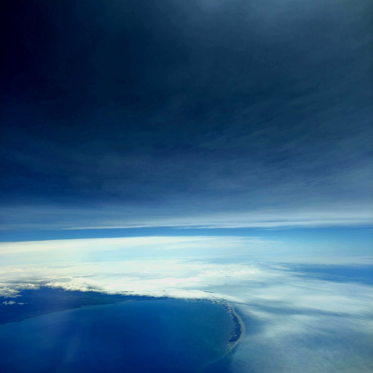 NullHerd's tweet photo. Farewell Spit from above, lucky shot https://t.co/oMh3qR2hTY