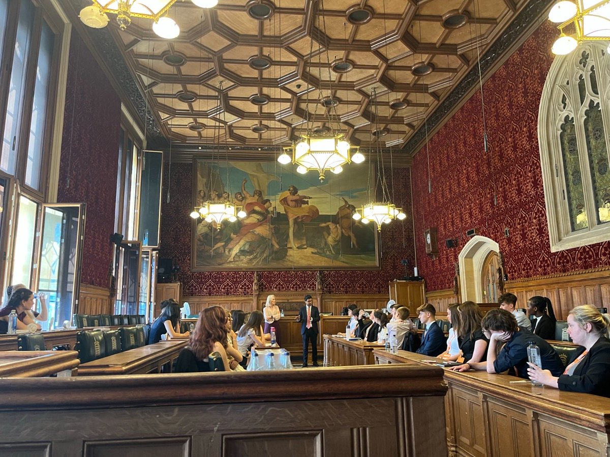 KanishkaNarayan's tweet photo. When policies affect young people, they should have a seat at the table. 

Last week, I was grateful for online safety discussions facilitated by @MattWestern_  with thoughtful students from Campion School and Myton School, and Q&A with brilliant students from @JoWhiteSays’s Parliamentary Summer School.