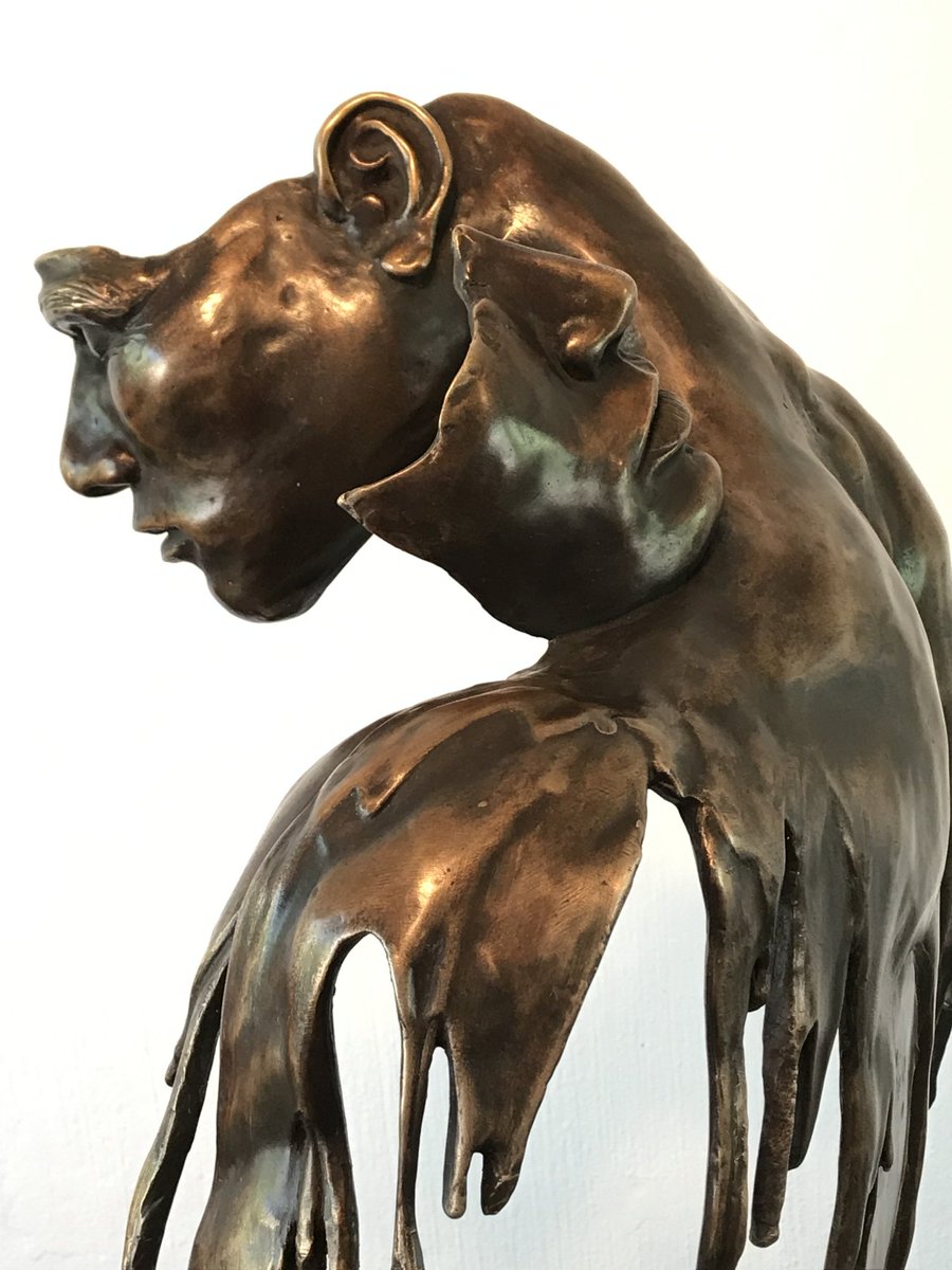 BrandonBronze's tweet photo. Some connections can't be explained—they can only be felt.
Embrace captures the raw beauty of love, trust and vulnerability.

Embrace

Dimensions: 76H x 56W x 36L cm
Material: Bronze
Weight: 14kg

#BronzeSculpture #BronzeArt #Contemporary #FineArt #Sculpture  #ArtCollectors #Art https://t.co/7SqKkpNj2q
