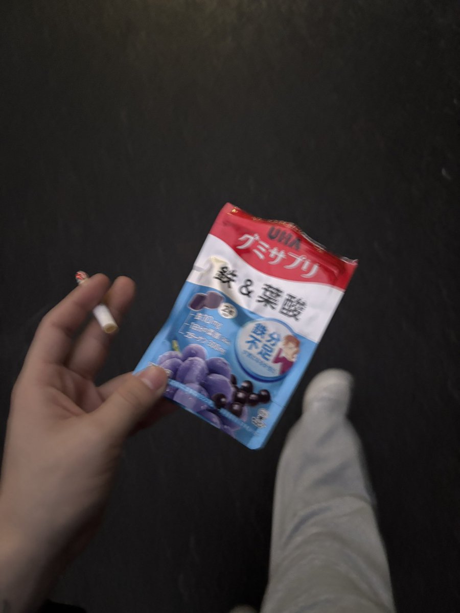 stusssy___'s tweet photo. 土、日って充実した。
予定パンパンの劇濃い２日過ごした。
最近また貧血、低血圧始まったから
サプリとグミで補ってる。
フォトナの代わりにご飯🍚あげとく。 https://t.co/TIQI8urv2X